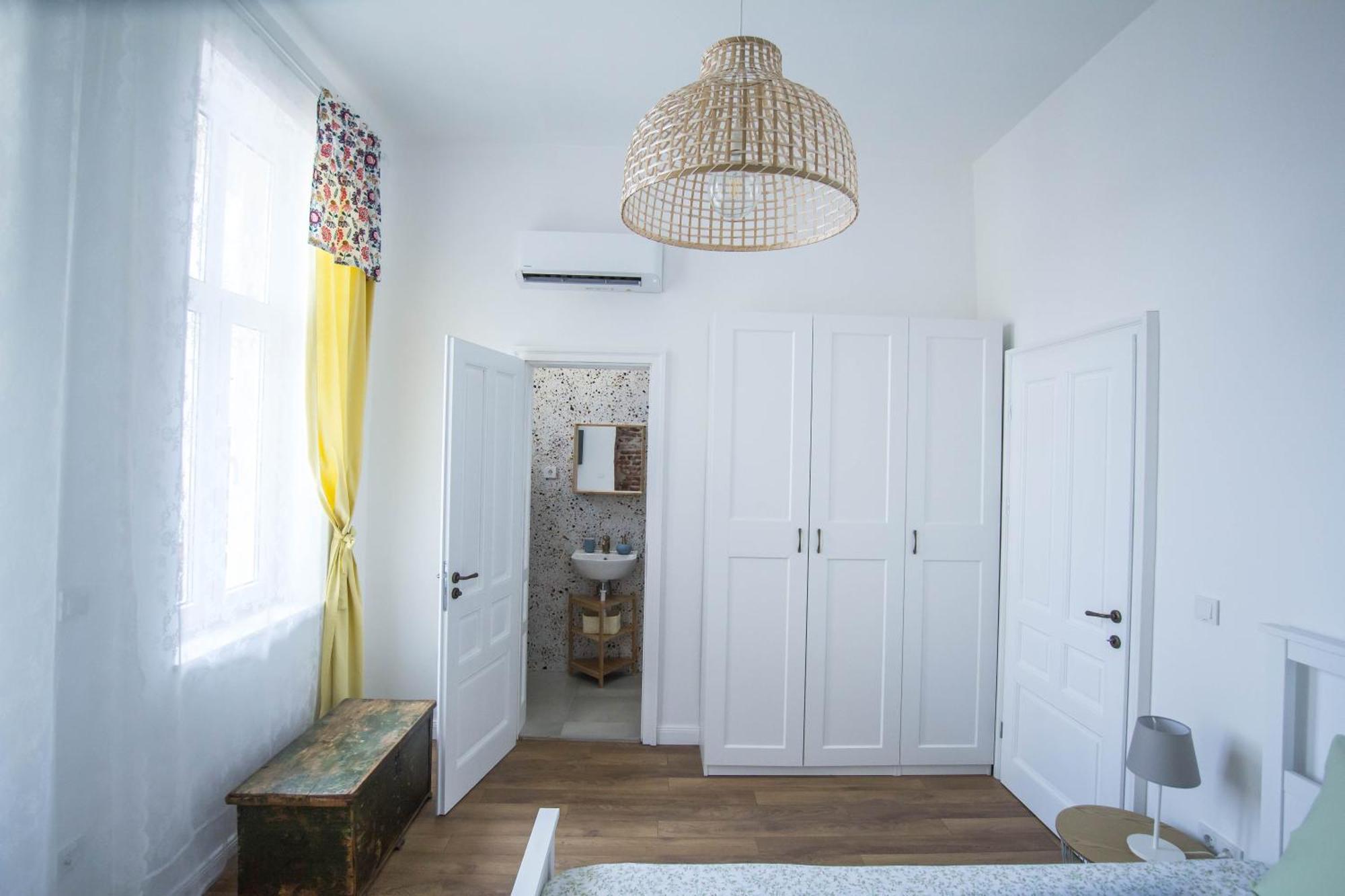 Lion'S Bridge Boutique 2Bdrm Apt, Top Center Gem Sofia Esterno foto