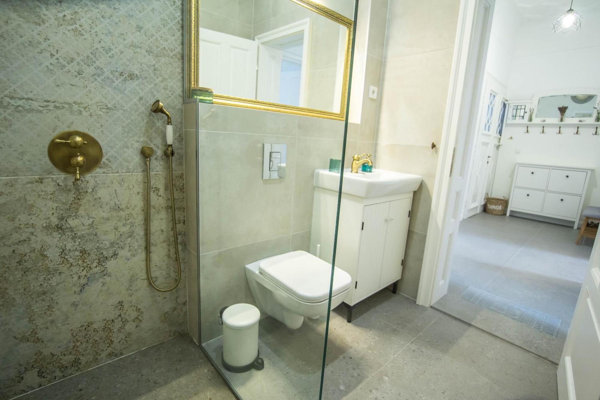 Lion'S Bridge Boutique 2Bdrm Apt, Top Center Gem Sofia Esterno foto